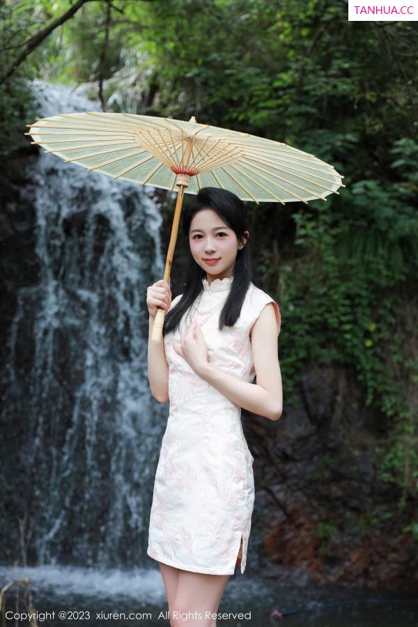 糖豆  [XiuRen]高清写真图 2023.08.15 No.7234 糖豆sisi 旗袍美腿第4张图片